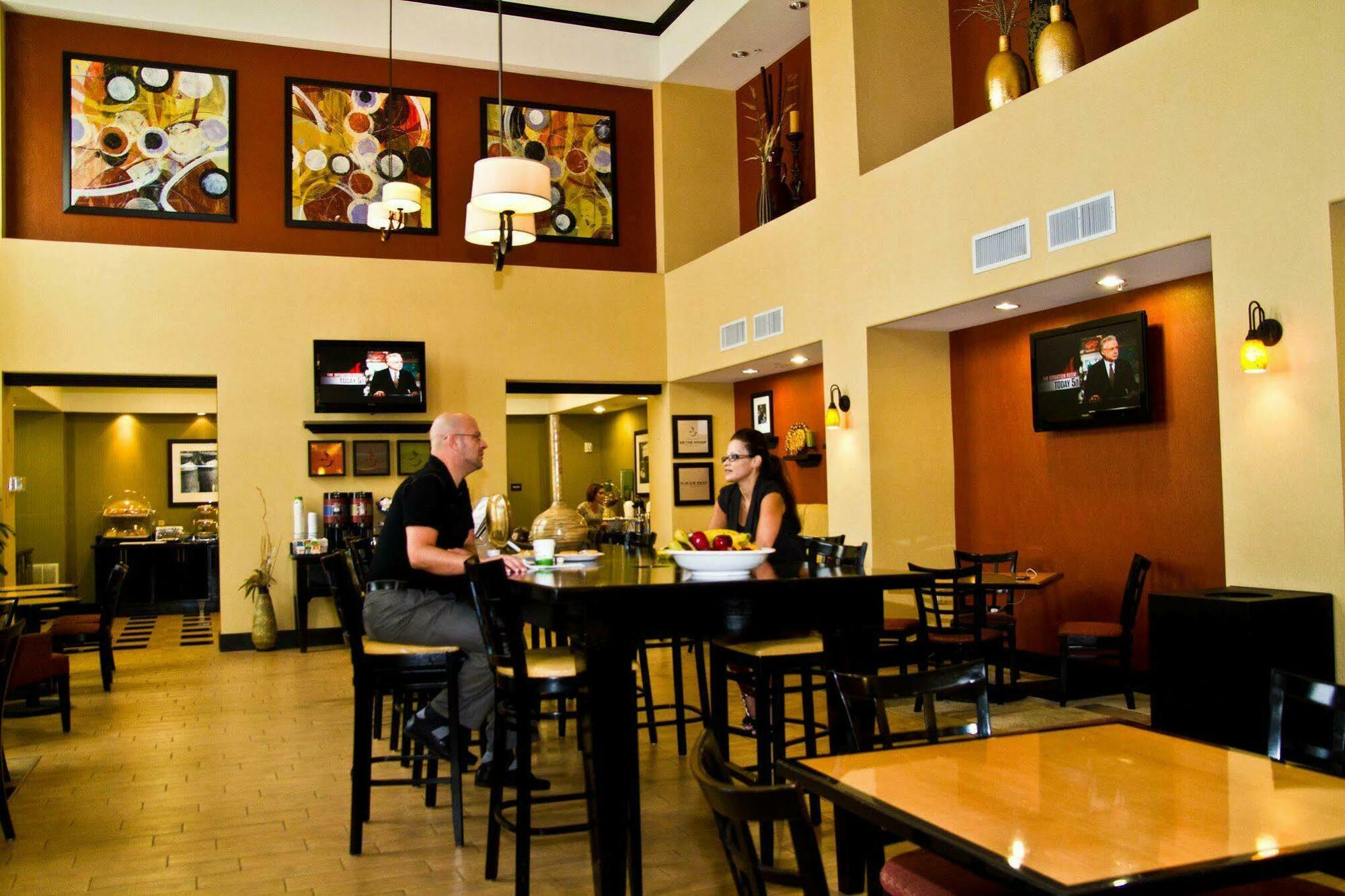 Hampton Inn&Suites Dallas-DeSoto Restaurant foto