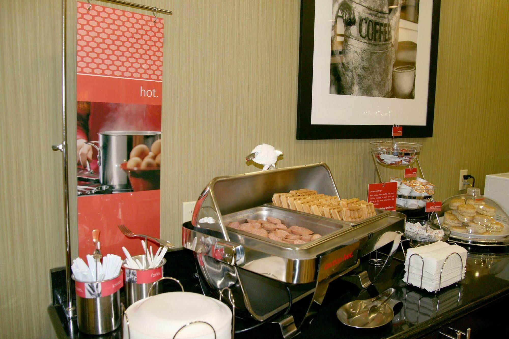 Hampton Inn&Suites Dallas-DeSoto Restaurant foto